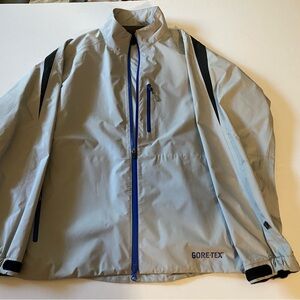 GORE-TEX Men's Gray Raincoat with Blue Zipper